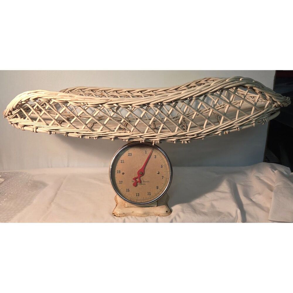 Vintage White Wicker Wall Shelf Hanging Rattan Display Shelf Boho Cottage